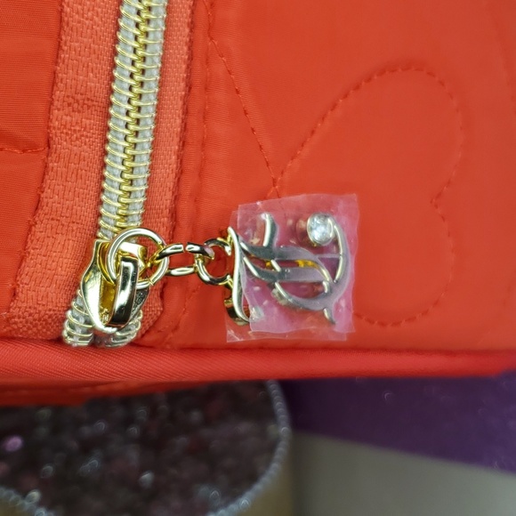 🎉HP🎉Juicy Couture ❤️NWT❤️ Red Travel Cosmetic Bag! ❤️❤️❤️ - Picture 4 of 17